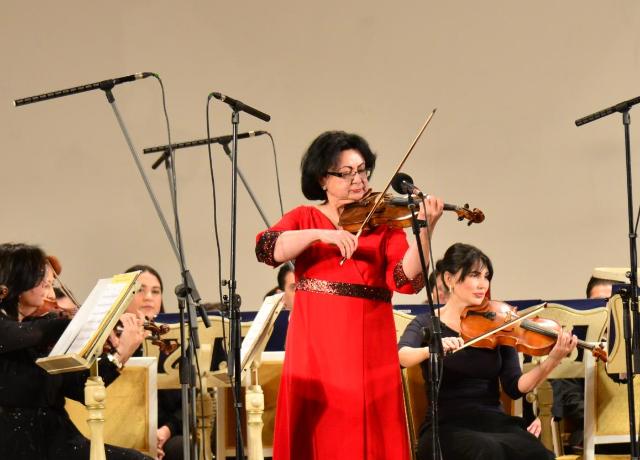 Tanınmış skripka ifaçısı Zəhra Quliyevanın yubileyinə həsr olunmuş konsert  keçirildi (AZpress.AZ İ.Nəriman, +FOTO=8)