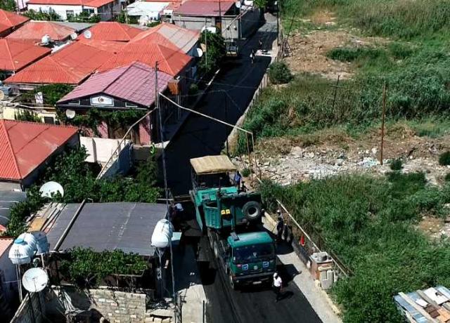 Bayıl qəsəbəsi Arif İsmayılov küçəsində təmir işləri aparılır (+FOTO=6, +VİDEO)