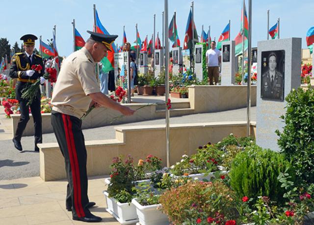 The Defense Ministry’s leadership visited the Second Alley of Shehids +PHOTO=5